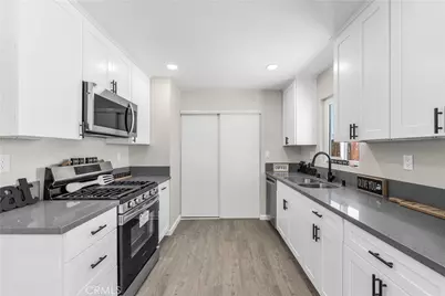 15992 Lawrence Drive, Mojave, CA 93501 - Photo 13