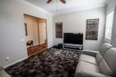 26424 Township, Saugus, CA 91350 - Photo 7