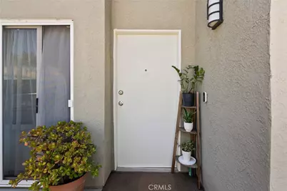 21200 Trumpet #205, Newhall, CA 91321 - Photo 3
