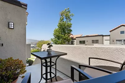21200 Trumpet #205, Newhall, CA 91321 - Photo 5