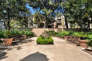 82 Trailing Vine, Irvine, CA 92602 - Photo 33