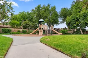 25651 Ramada, Valencia, CA 91355 - Photo 27