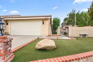 25651 Ramada, Valencia, CA 91355 - Photo 21