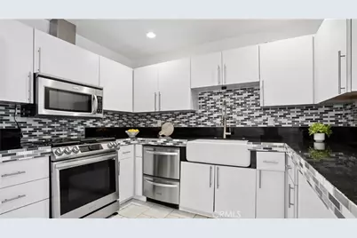 25651 Ramada, Valencia, CA 91355 - Photo 3