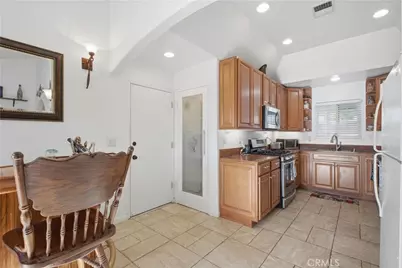44933 Hanstead Avenue, Lancaster, CA 93535 - Photo 9