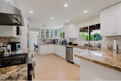 21210 Tulsa, Chatsworth, CA 91311 - Photo 15