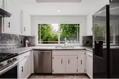 9942 Hanna Avenue, Chatsworth, CA 91311 - Photo 19