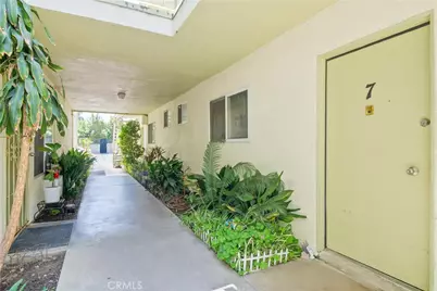 13520 Victory, Van Nuys, CA 91401 - Photo 11