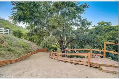 9578 Sunland, Shadow Hills, CA 91040 - Photo 33