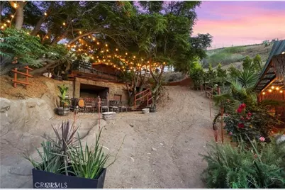 9578 Sunland, Shadow Hills, CA 91040 - Photo 29