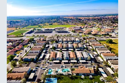 600 Hosking, Bakersfield, CA 93307 - Photo 5