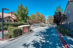 28114 Seco Canyon, Saugus, CA 91390 - Photo 27
