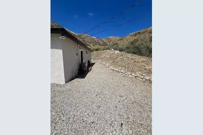 17559 Sierra Highway, Canyon Country, CA 91351 - Photo 19