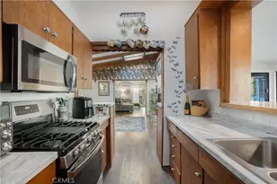 3582 Elm Dr, Calabasas, CA 91302 - Photo 11