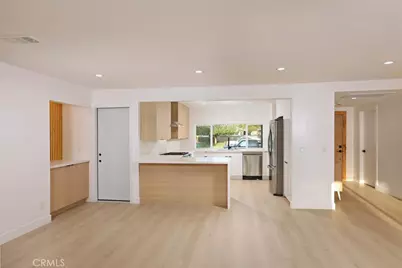 10415 Bevis Avenue, Mission Hills (San Fernando), CA 91345 - Photo 7