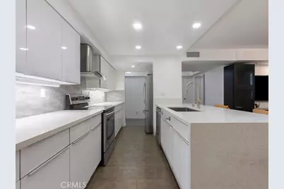 10660 Wilshire Boulevard #302, Los Angeles, CA 90024 - Photo 17
