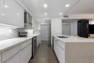 10660 Wilshire Blvd, Los Angeles, CA 90024 - Photo 17