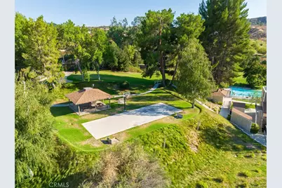 20008 Avenue Of The Oaks, Newhall, CA 91321 - Photo 35