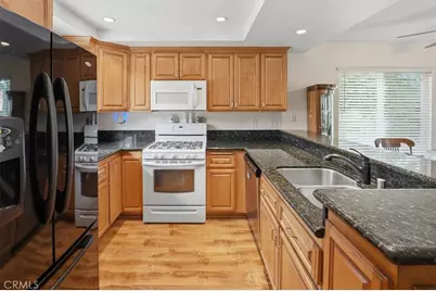 20008 Avenue Of The Oaks, Newhall, CA 91321 - Photo 3
