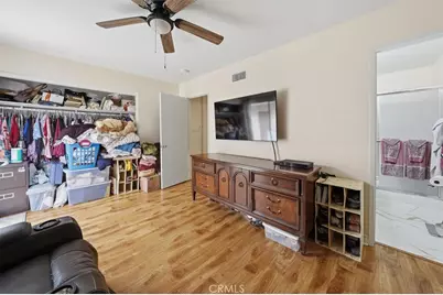 20008 Avenue Of The Oaks, Newhall, CA 91321 - Photo 23