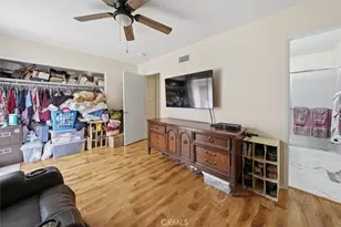 20008 Ave Of The Oaks, Newhall, CA 91321 - Photo 23