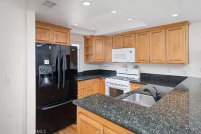 20008 Avenue Of The Oaks, Newhall, CA 91321 - Photo 9
