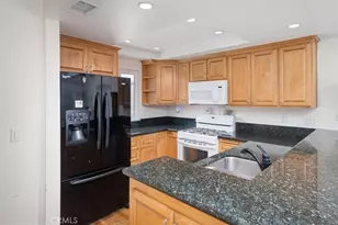 20008 Ave Of The Oaks, Newhall, CA 91321 - Photo 9