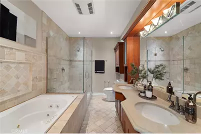 152 S Oakhurst Drive #304, Beverly Hills, CA 90212 - Photo 17