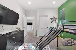 13423 W Saddle Rock Pl, Sylmar, CA 91342 - Photo 21
