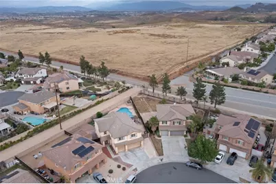 33980 Petunia, Murrieta, CA 92563 - Photo 3