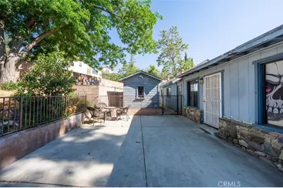 28717 Bouquet Canyon, Saugus, CA 91390 - Photo 11