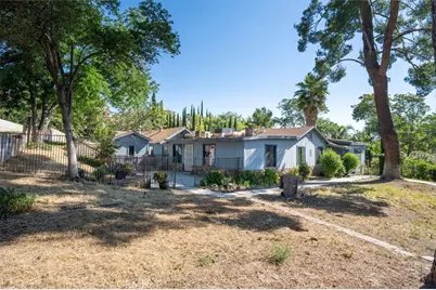 28717 Bouquet Canyon, Saugus, CA 91390 - Photo 3