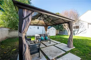 13608 Bassett, Los Angeles, CA 91405 - Photo 11