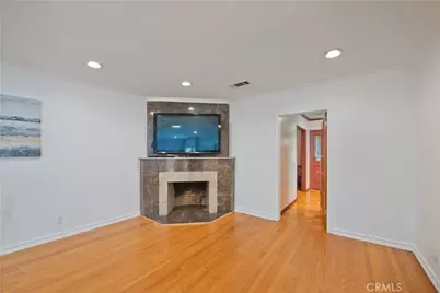 13608 Bassett, Los Angeles, CA 91405 - Photo 33