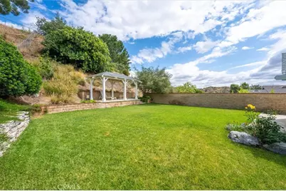 21735 Whey, Saugus, CA 91350 - Photo 17