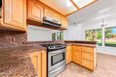 37450 Yorkshire, Palmdale, CA 93550 - Photo 9