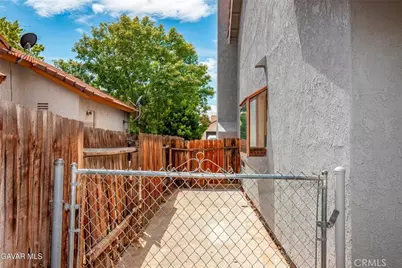 37450 Yorkshire, Palmdale, CA 93550 - Photo 29