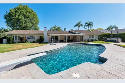 18950 Merridy Street, Northridge, CA 91324 - Photo 3
