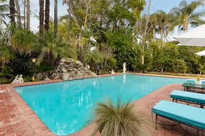 22723 Erwin, Woodland Hills, CA 91367 - Photo 37