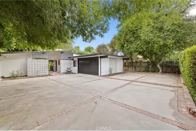 15456 Victory Boulevard, Van Nuys, CA 91406 - Photo 15