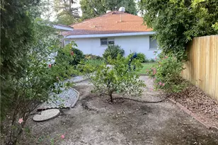 23540 Collins, Woodland Hills, CA 91367 - Photo 23