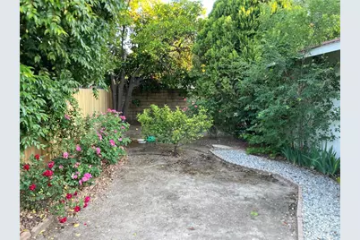 23540 Collins, Woodland Hills, CA 91367 - Photo 15