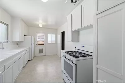 1438 W Ivyton, Lancaster, CA 93534 - Photo 7