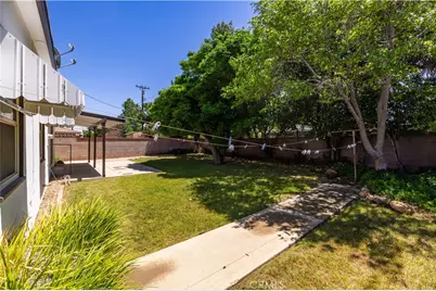 1438 W Ivyton, Lancaster, CA 93534 - Photo 21