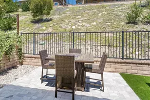 27364 Ellery Pl, Saugus, CA 91350 - Photo 19