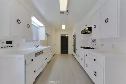 22040 Tiara Street, Woodland Hills, CA 91367 - Photo 15