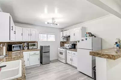 15720 Roxford Street, Sylmar, CA 91342 - Photo 7