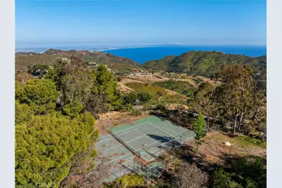 21135 Saddle Peak, Topanga, CA 90290 - Photo 11