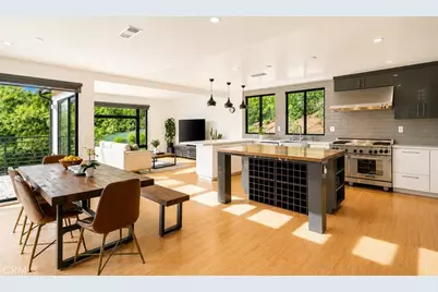 13082 Blairwood Drive, Studio City, CA 91604 - Photo 15