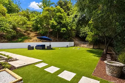 13082 Blairwood Drive, Studio City, CA 91604 - Photo 5